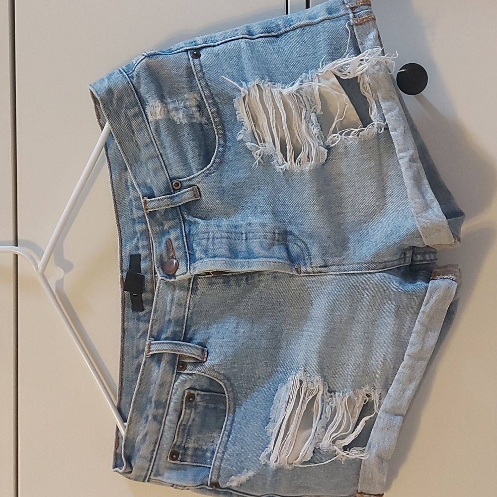 Forever 21 Jean shorts size 28